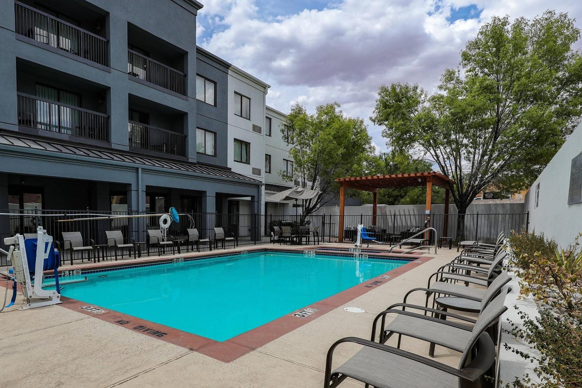 Hotel Courtyard El Paso Airport Exterior foto